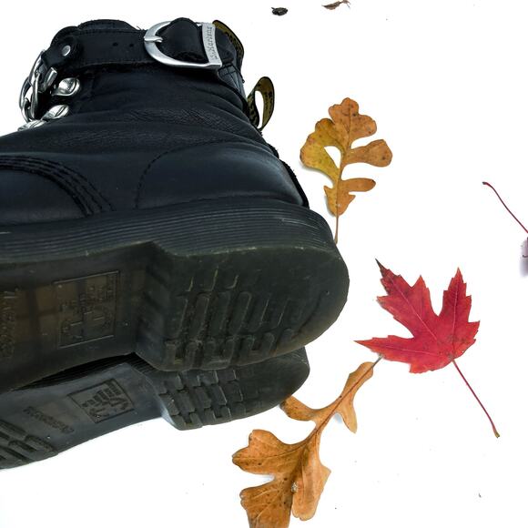 Dr. Martens 1460 Pascal Chain Black Leather Combat Boots | Punk Grunge Classic - Picture 15 of 16